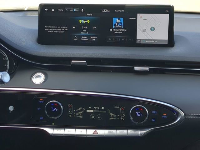 Used 2024 Genesis GV70 2.5T w/ Advanced Package image 16