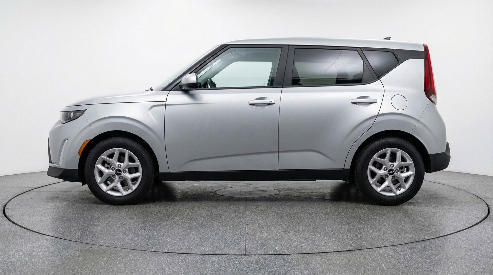 Used 2025 Kia Soul LX w/ LX Technology Package image 5