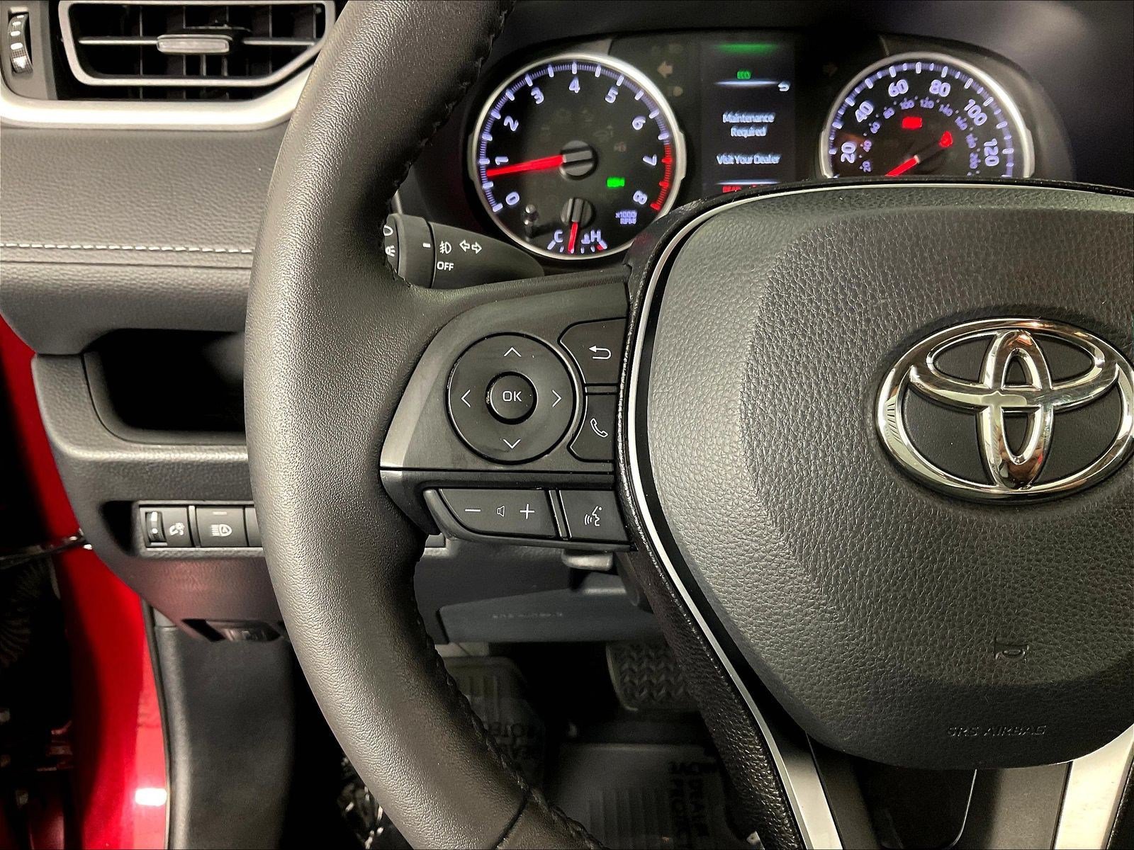 Used 2021 Toyota RAV4 XLE w/ Convenience Package AWD/4WD image 11