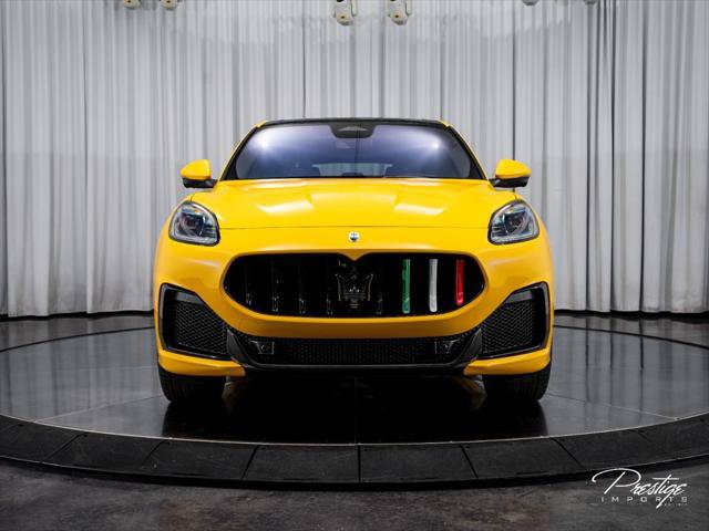 Used 2023 Maserati Grecale Trofeo AWD/4WD image 2