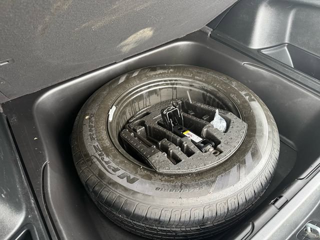 Used 2022 Jeep Grand Cherokee Laredo X image 31