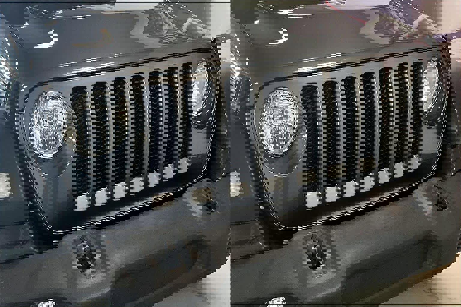 Used 2018 Jeep Wrangler Unlimited Sport S image 29