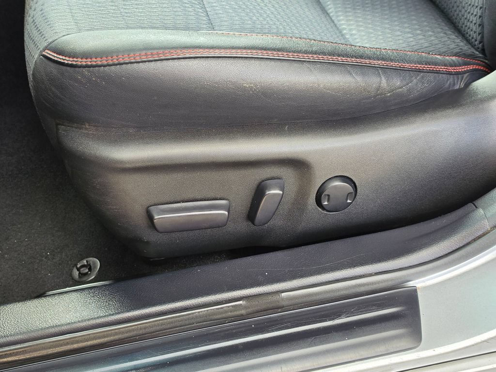 Used 2015 Toyota Camry SE FWD image 18