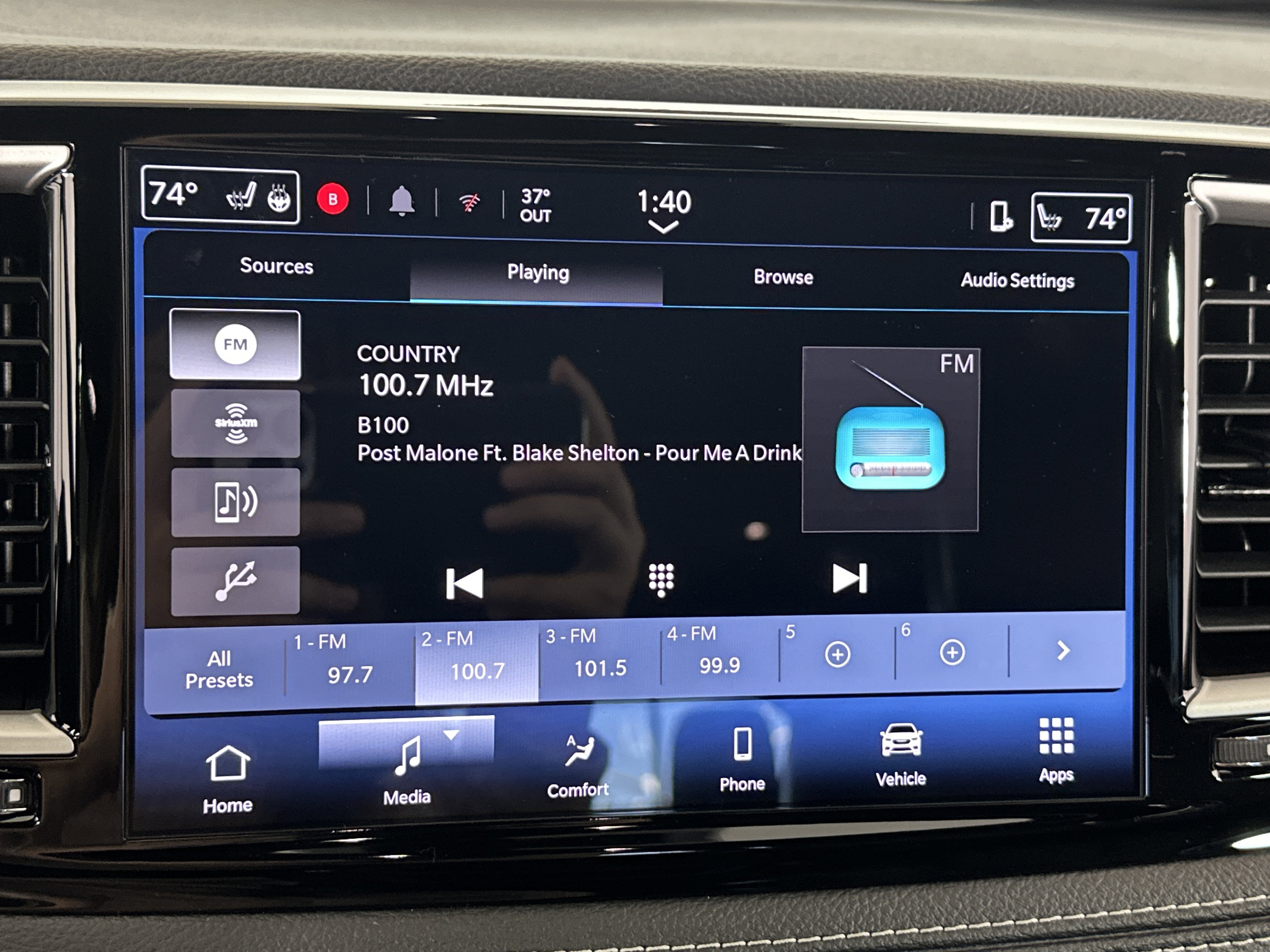 Used 2025 Chrysler Pacifica Select image 19