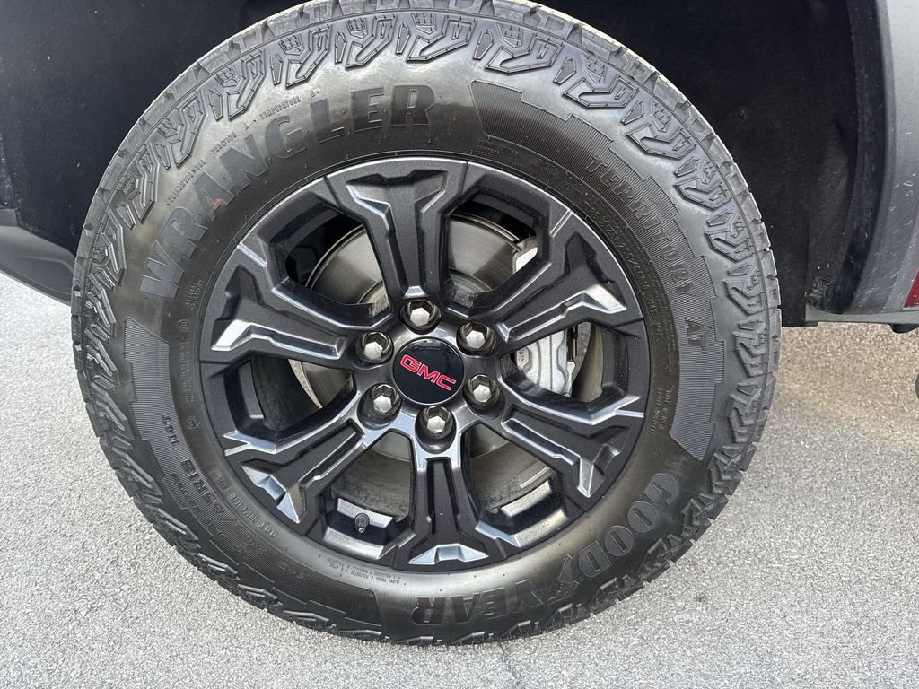 Used 2025 GMC Canyon Elevation AWD/4WD image 8