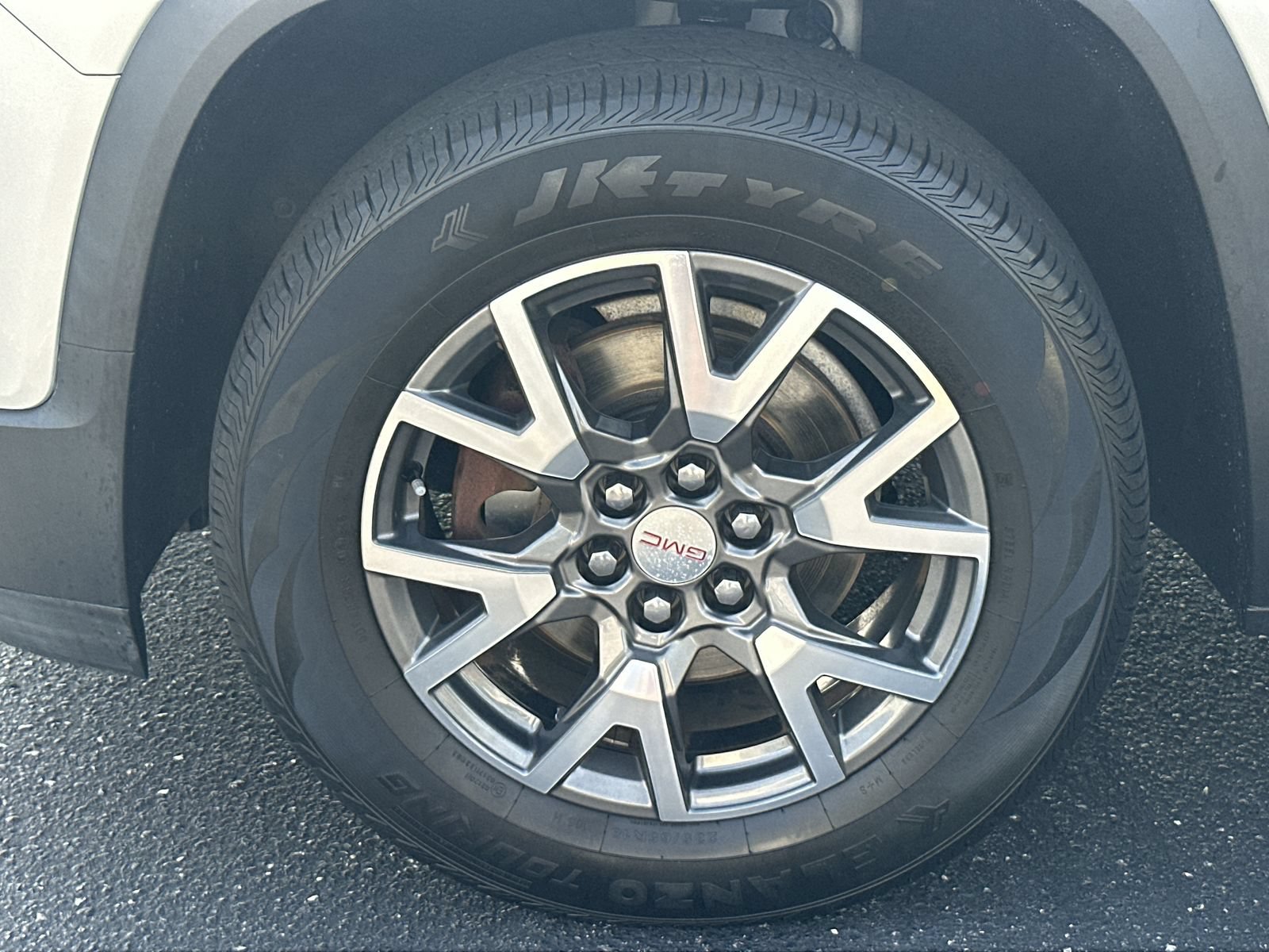 Used 2020 GMC Acadia SLE FWD image 13