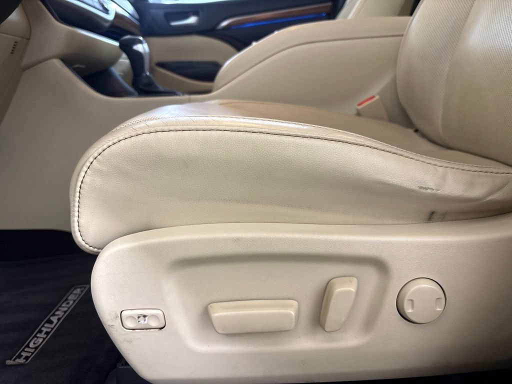 Used 2017 Toyota Highlander Limited FWD image 23