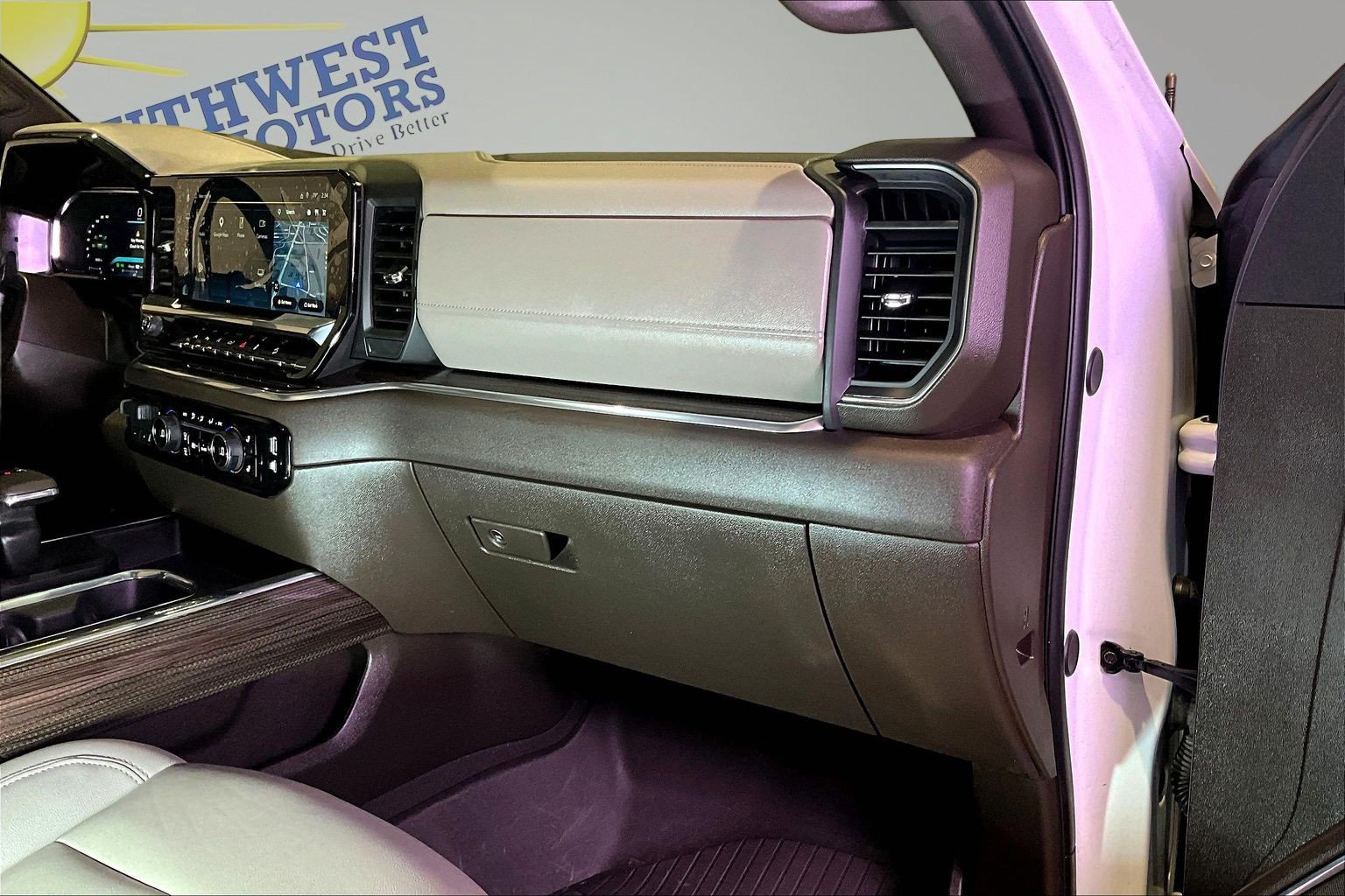 Used 2026 Chevrolet Silverado 1500 LT Trail Boss w/ LT Trail Boss Premium Package AWD/4WD image 28