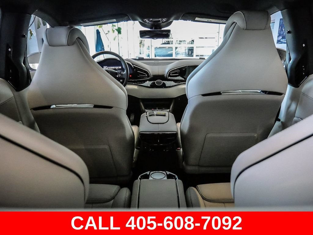 Used 2025 Ferrari Purosangue AWD/4WD image 26