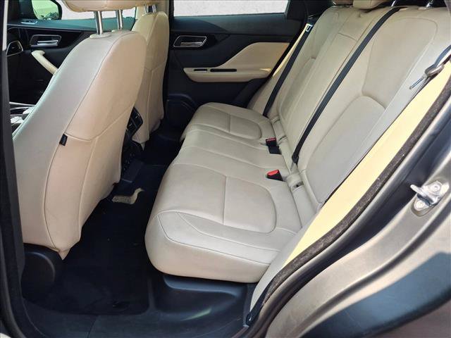 Used 2017 Jaguar F-PACE Premium AWD/4WD image 18