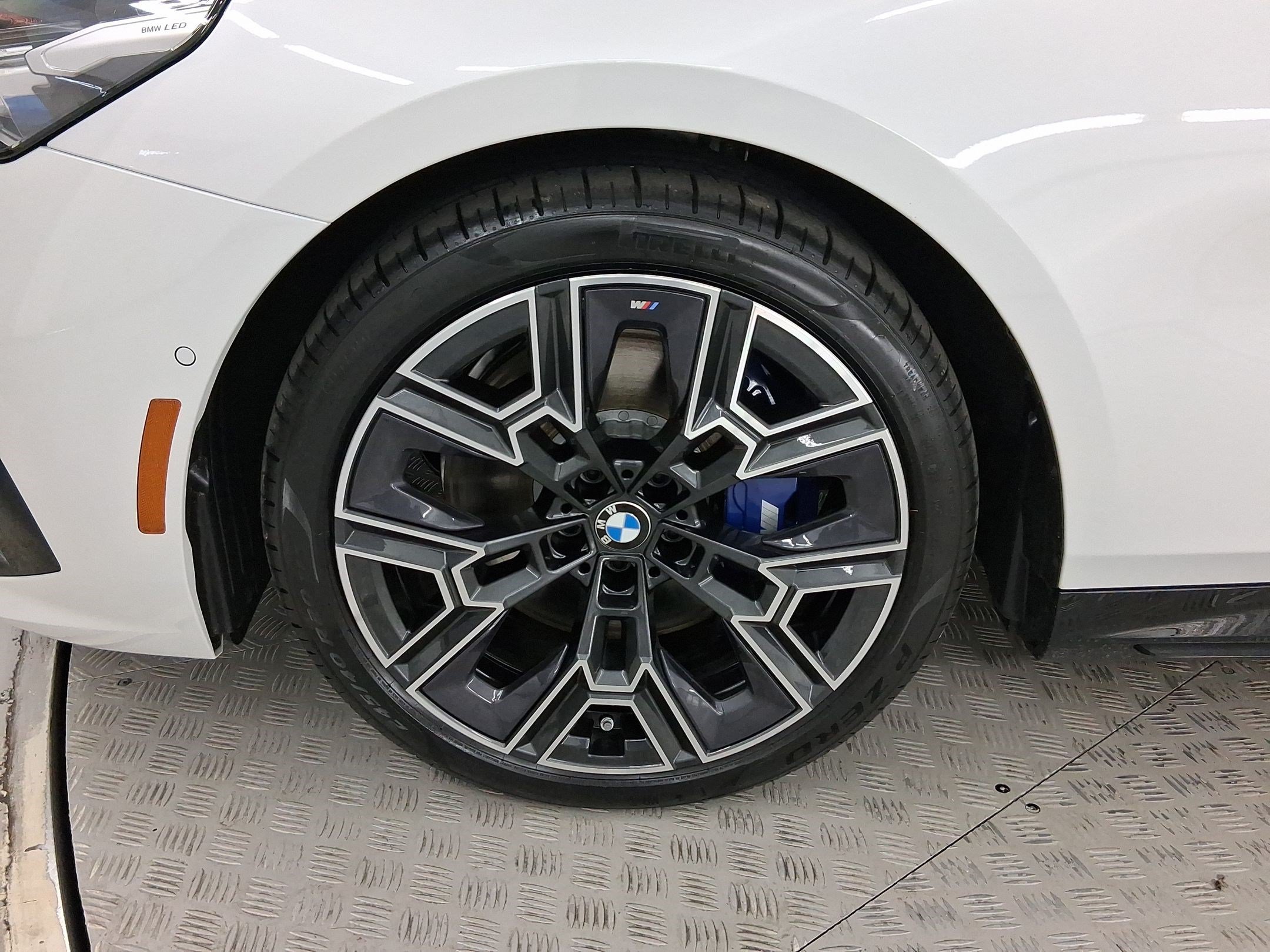 New 2026 BMW 540i xDrive w/ Executive Package AWD/4WD image 11