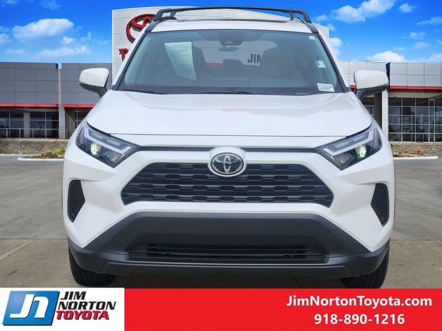 Used 2025 Toyota RAV4 XLE w/ Convenience Package FWD video 2