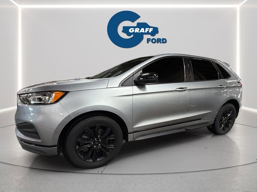 Used 2022 Ford Edge SE w/ Black Appearance Package image 2