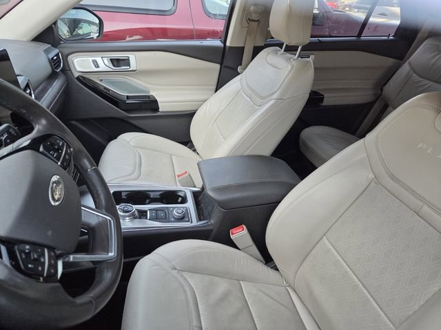 Used 2021 Ford Explorer Platinum w/ Equipment Group 601A image 4
