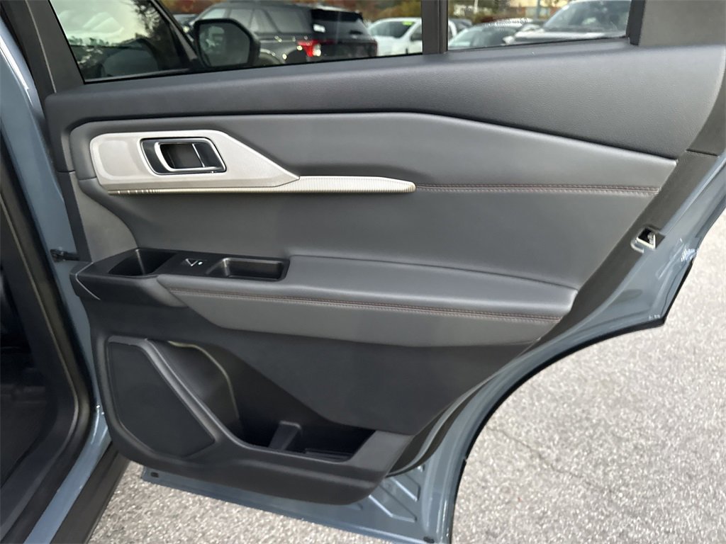 Used 2025 Ford Explorer Active w/ Active Comfort Package image 29