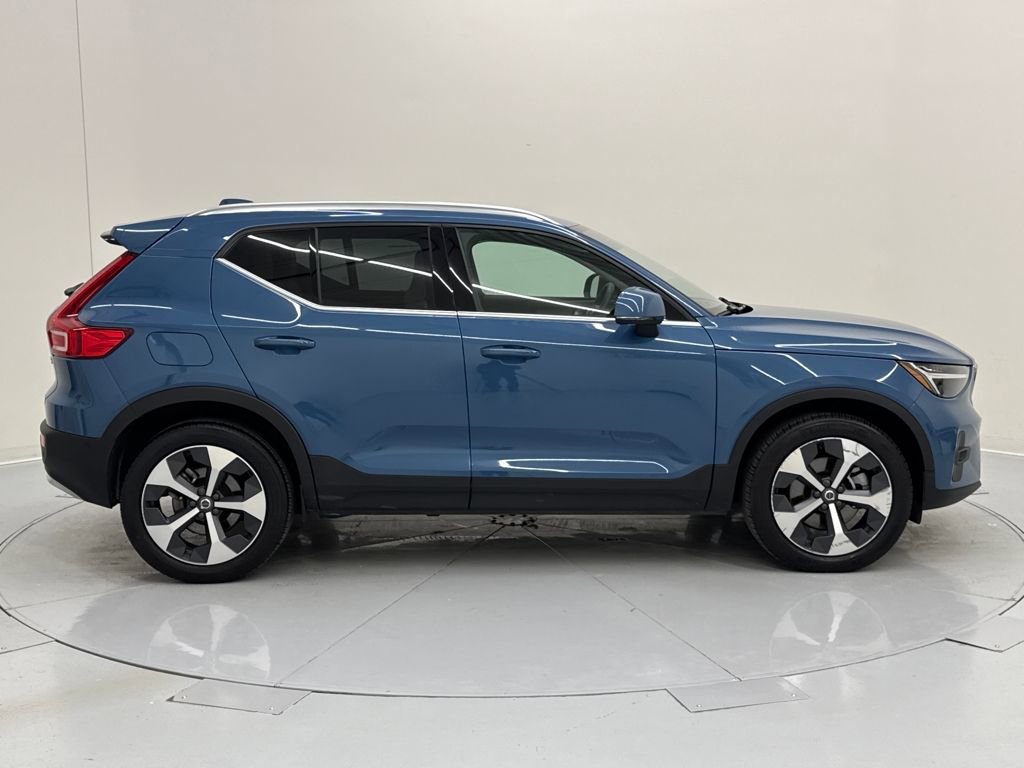 Used 2023 Volvo XC40 B5 Plus w/ Driver Assist Package image 7