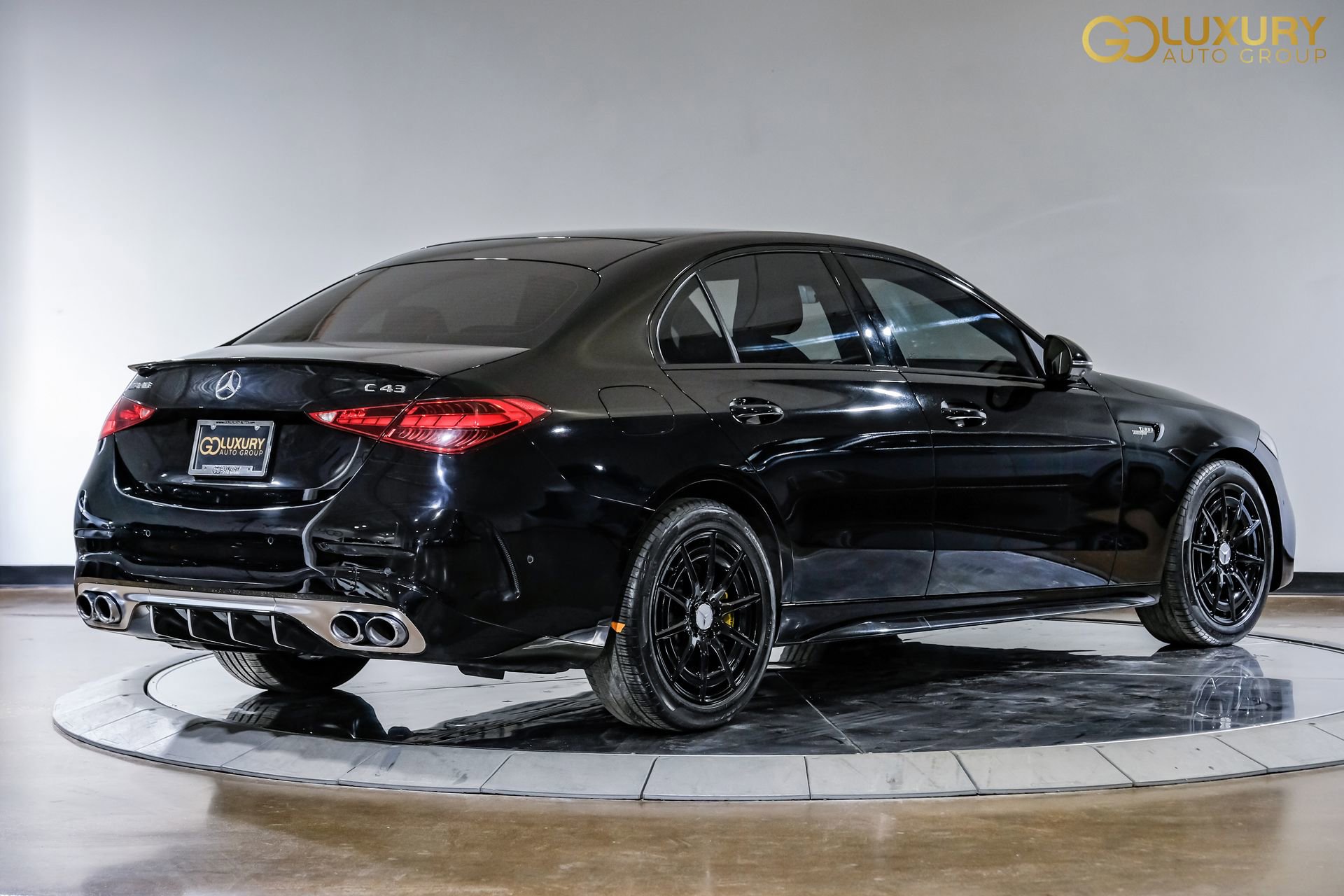 Used 2024 Mercedes-Benz C 43 AMG 4MATIC Sedan w/ Driver Assistance Package image 10