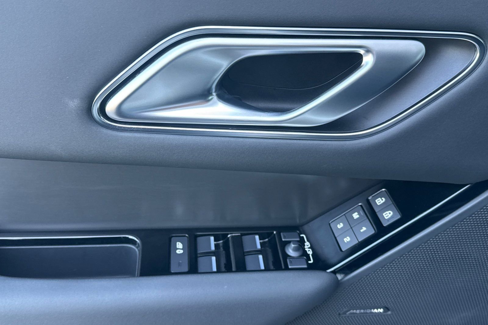 Used 2026 Land Rover Range Rover Velar S image 10