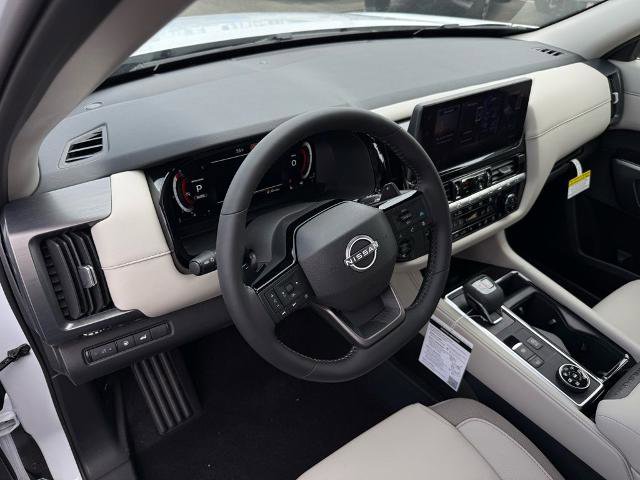 New 2026 Nissan Pathfinder SL image 17