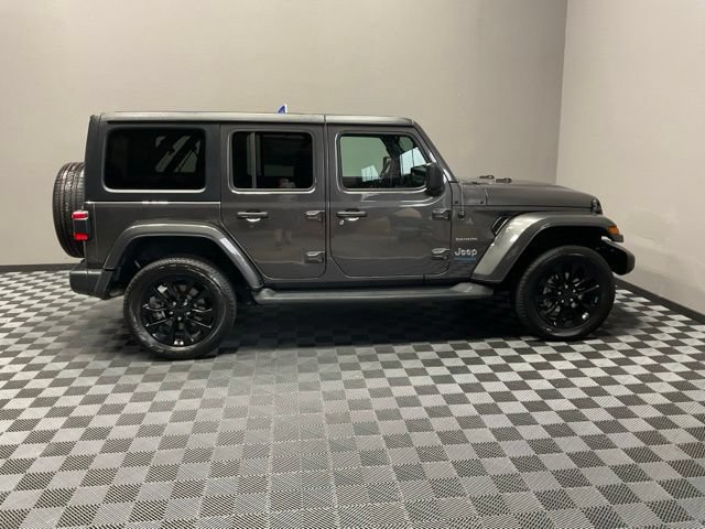 Used 2022 Jeep Wrangler Unlimited Sahara w/ Cold Weather Group AWD/4WD image 7