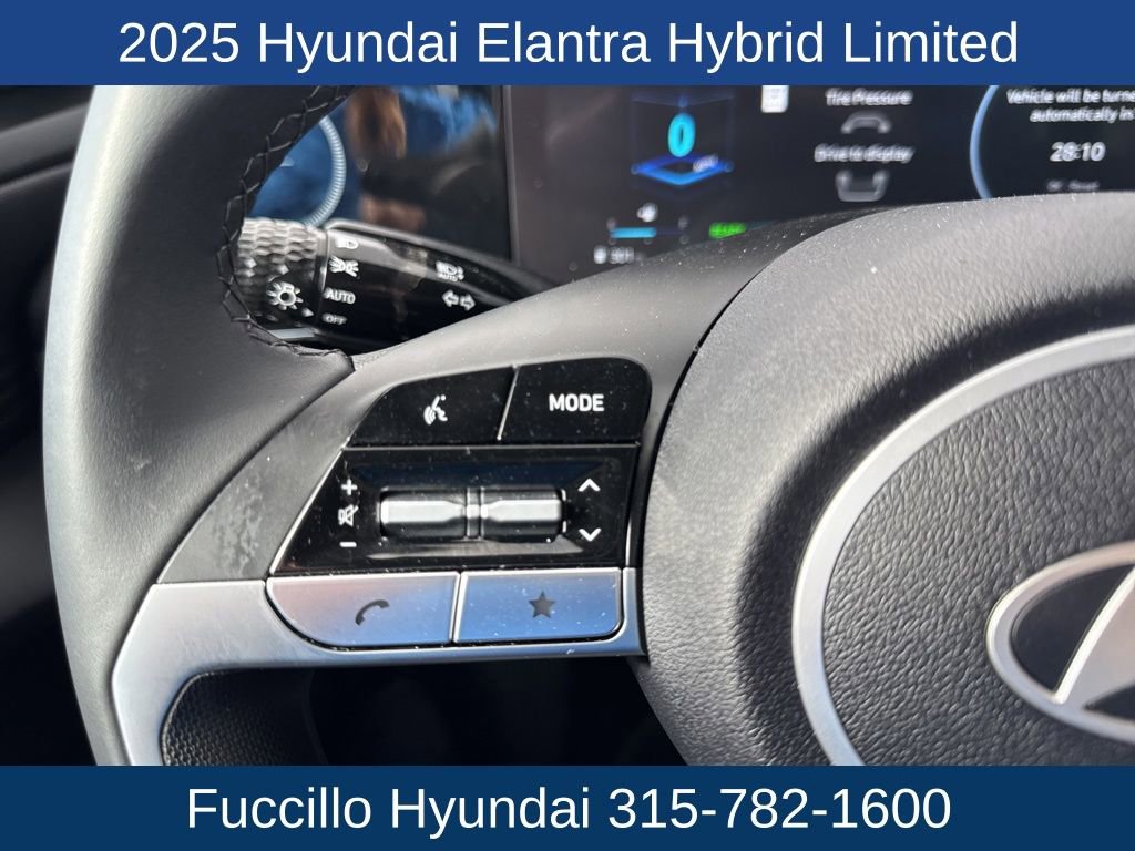 Used 2025 Hyundai Elantra Limited image 16