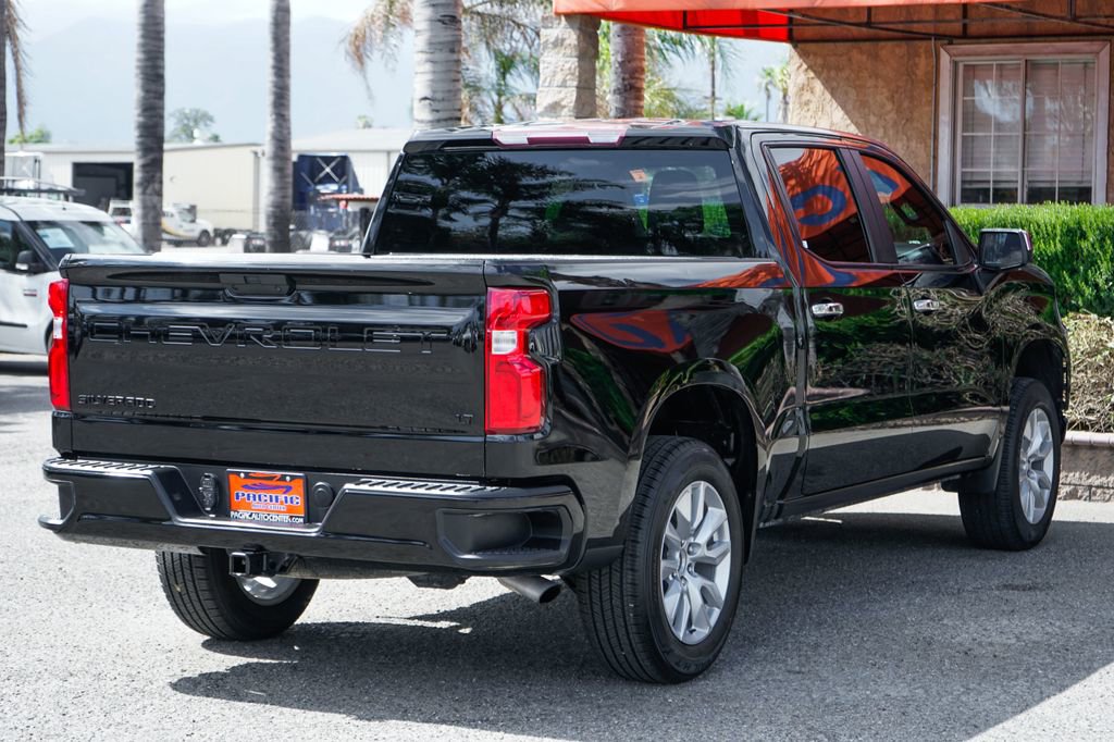 Used 2021 Chevrolet Silverado 1500 Custom w/ LPO, Blackout Package RWD image 9
