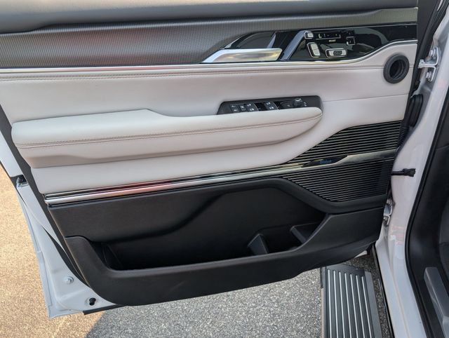 New 2026 Jeep Grand Wagoneer Summit w/ Rear Seat Video Group I AWD/4WD image 9