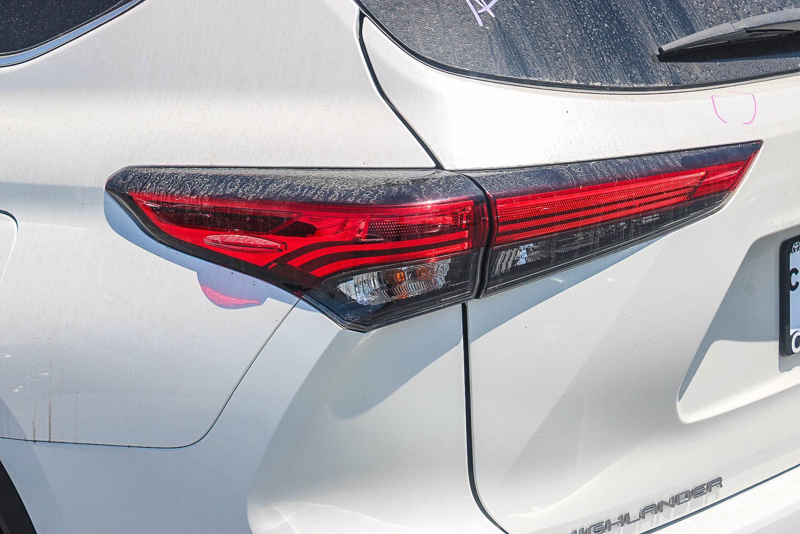 Used 2021 Toyota Highlander L FWD image 11