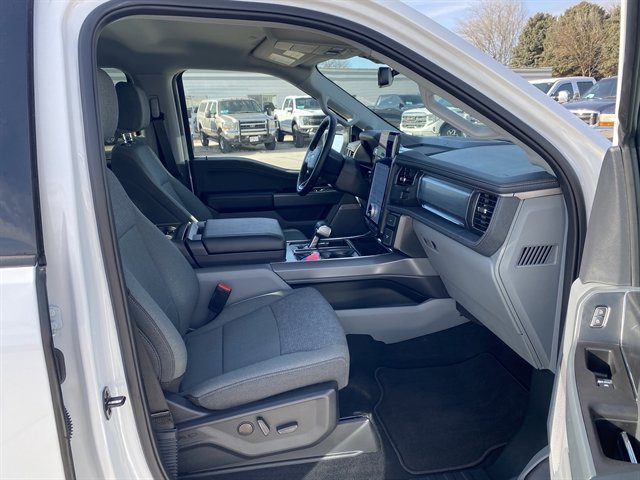 Used 2024 Ford F150 Lightning Flash image 4