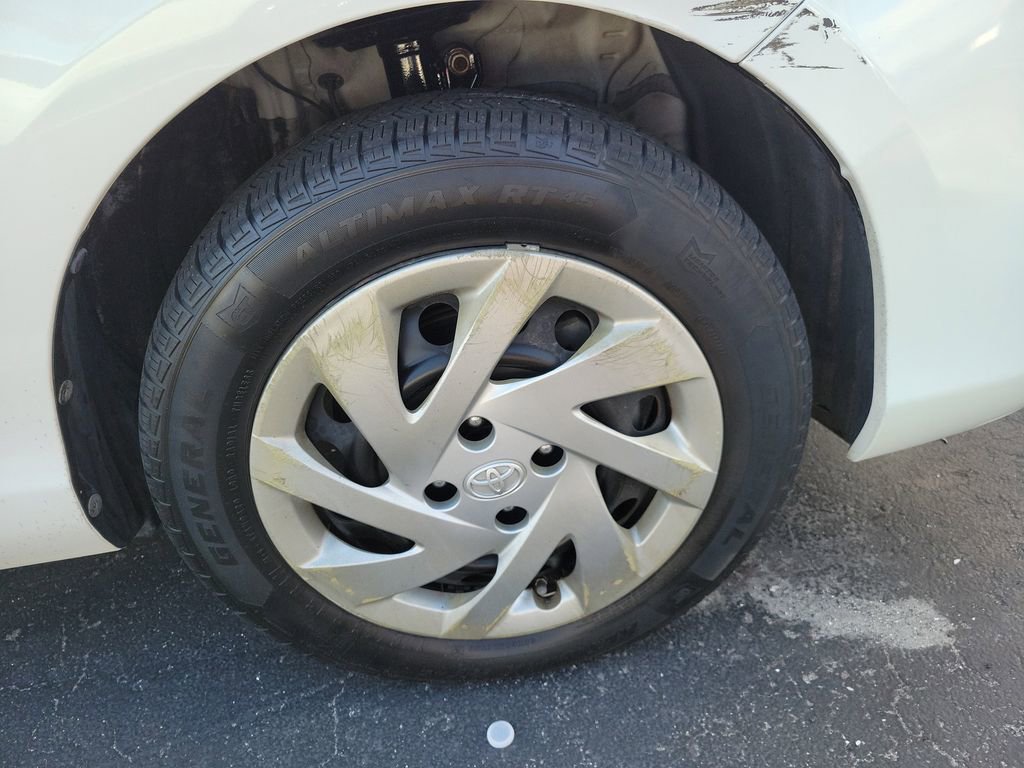 Used 2015 Toyota Prius C Two FWD image 9