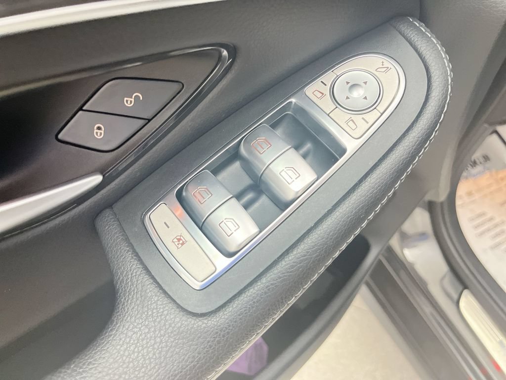 Used 2022 Mercedes-Benz GLC 300 4MATIC image 17