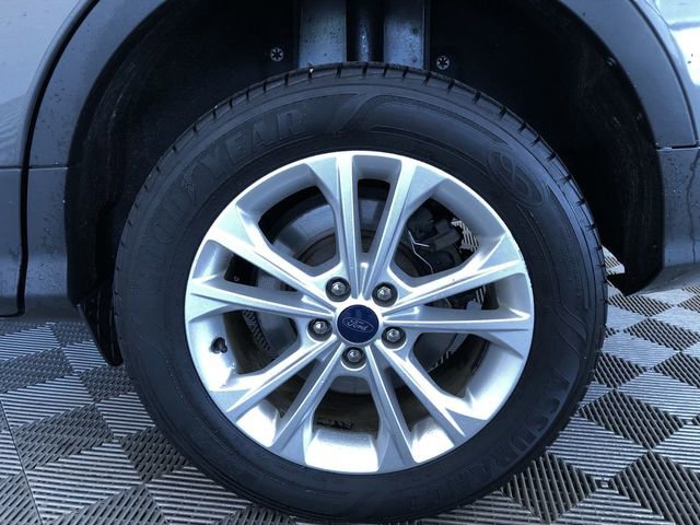 Used 2018 Ford Escape SE w/ SE Sync 3 Package FWD image 17