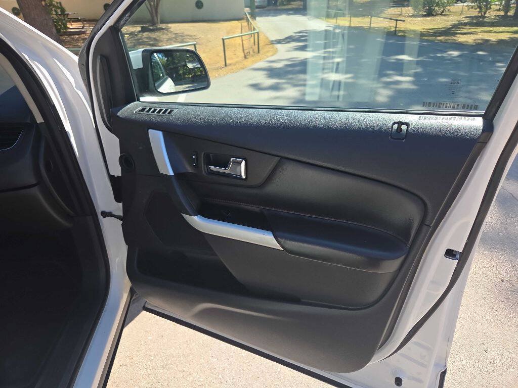 Used 2013 Ford Edge SEL FWD image 17