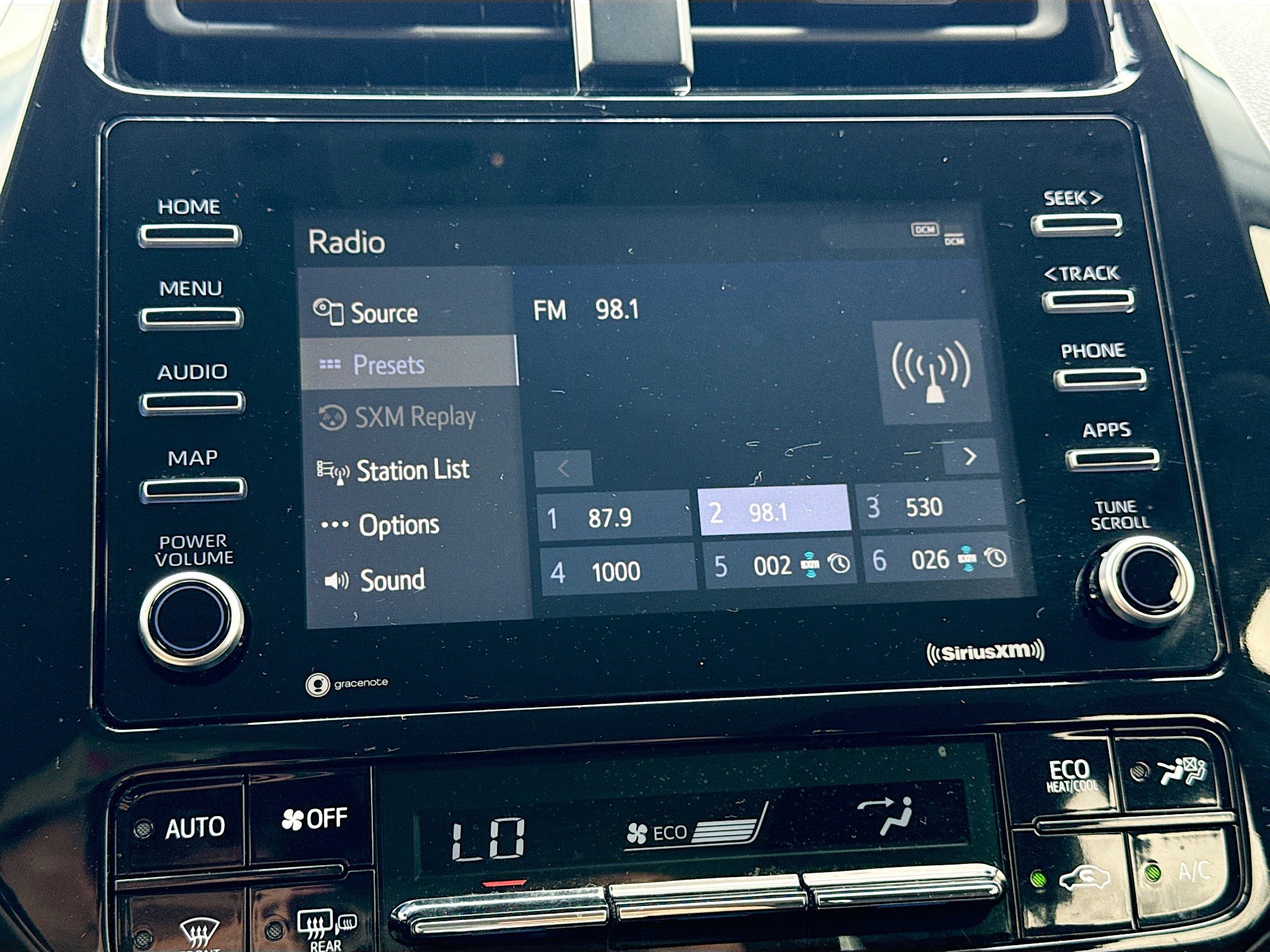 Used 2022 Toyota Prius L Eco image 28