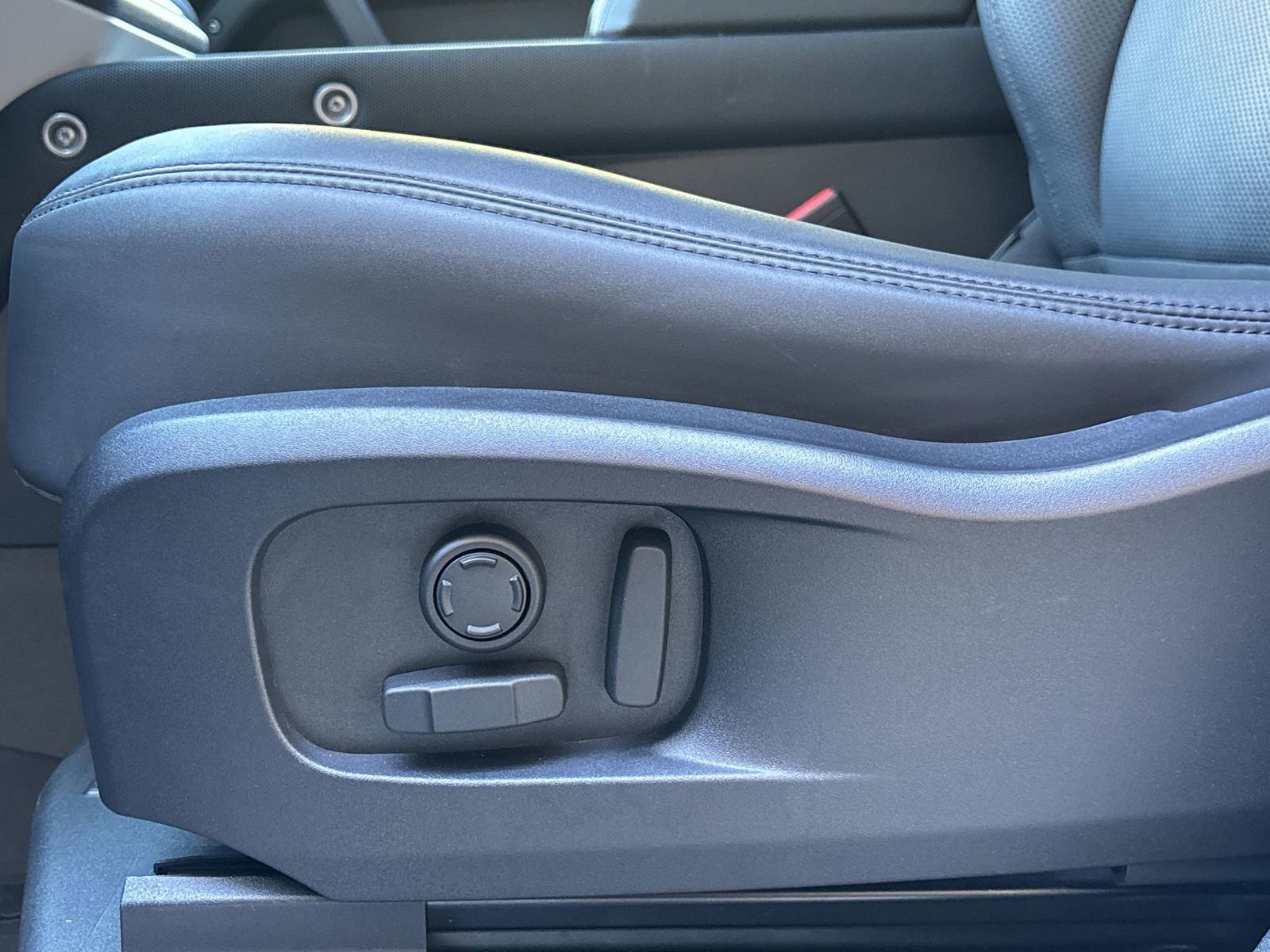 Certified 2025 Land Rover Defender 110 S image 14