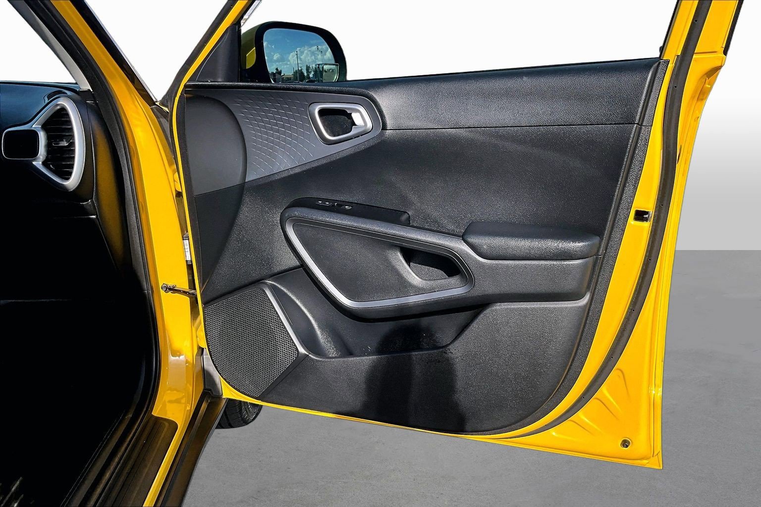 Used 2020 Kia Soul S FWD image 17