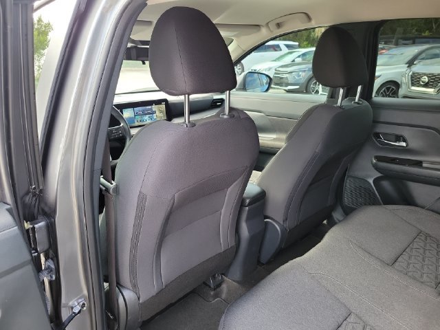 Certified 2025 Nissan Kicks SV FWD image 13