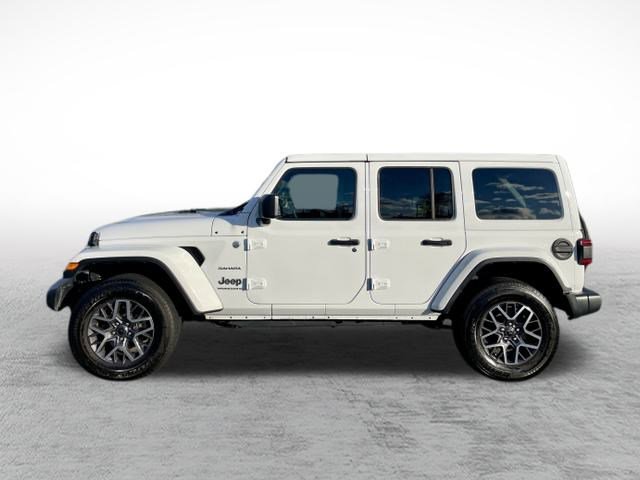 Used 2024 Jeep Wrangler Sahara image 8