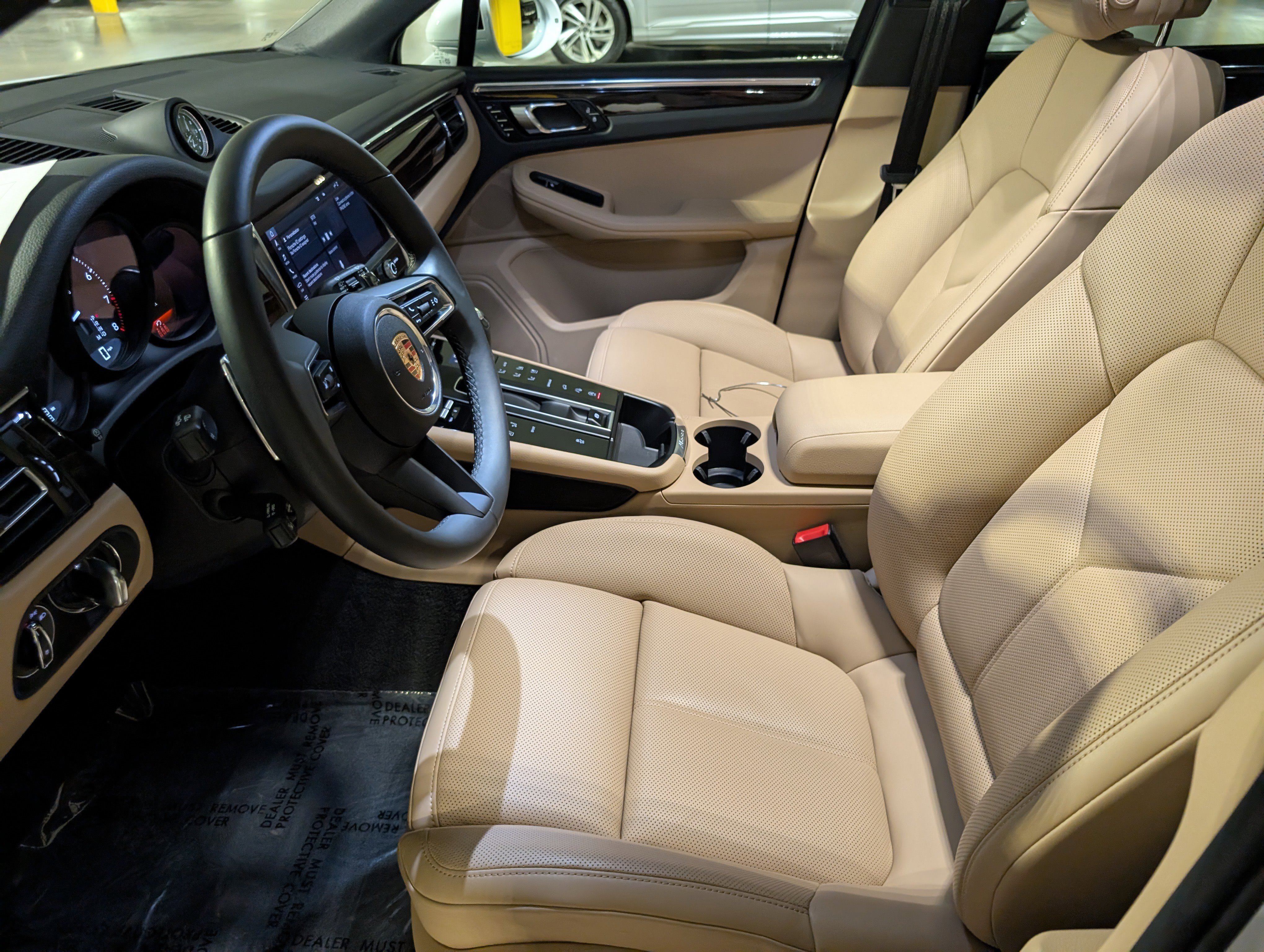 Used 2025 Porsche Macan image 5