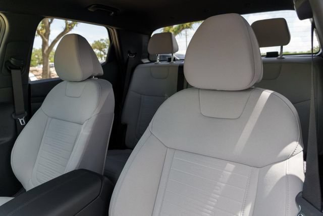 New 2025 Hyundai Santa Cruz SE FWD image 9