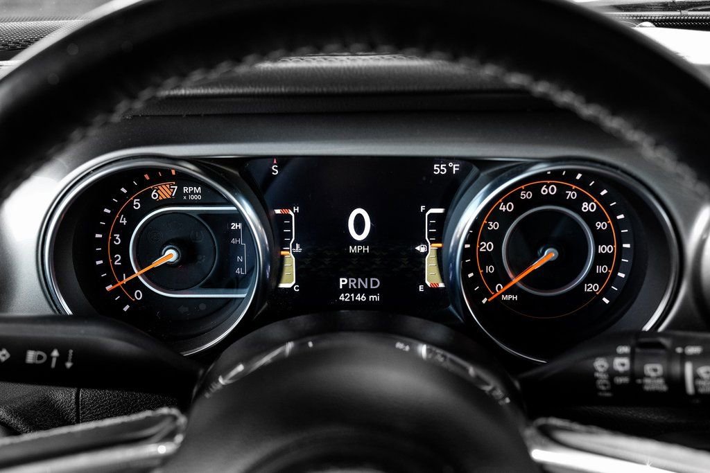 Used 2020 Jeep Wrangler Unlimited Sahara image 28