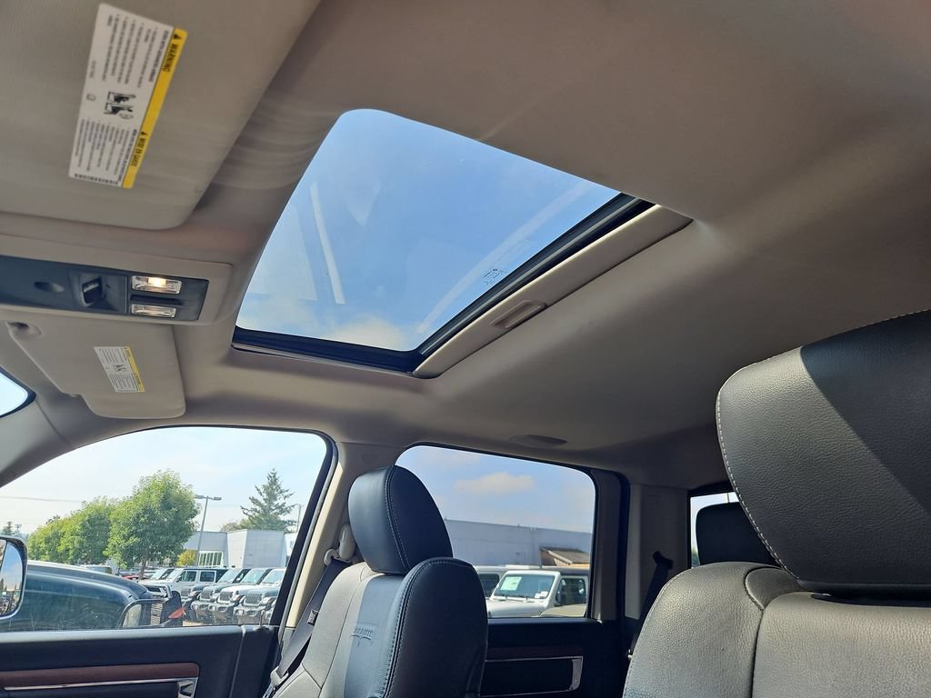 Used 2016 RAM 1500 Laramie w/ Convenience Group AWD/4WD image 28