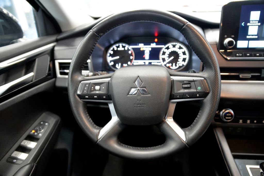 Used 2024 Mitsubishi Outlander SE image 18