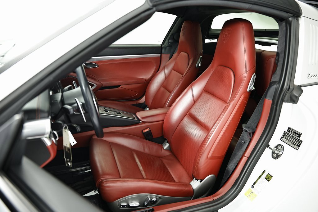 Certified 2015 Porsche 911 Targa 4S image 5