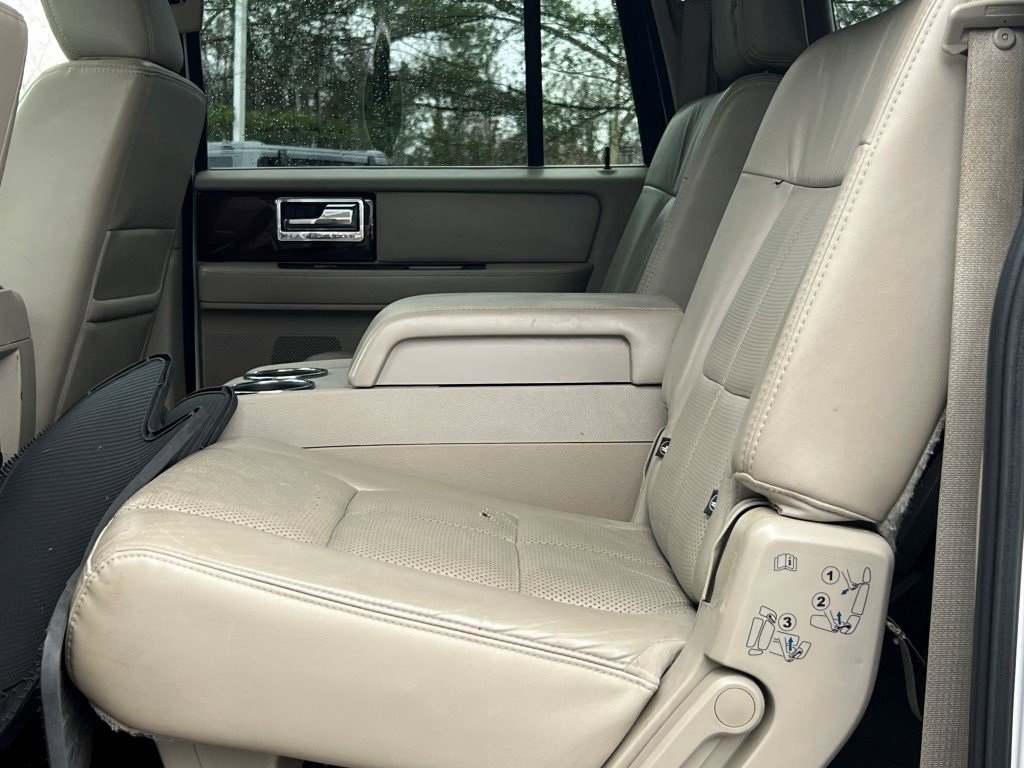 Used 2014 Lincoln Navigator L 4WD image 13
