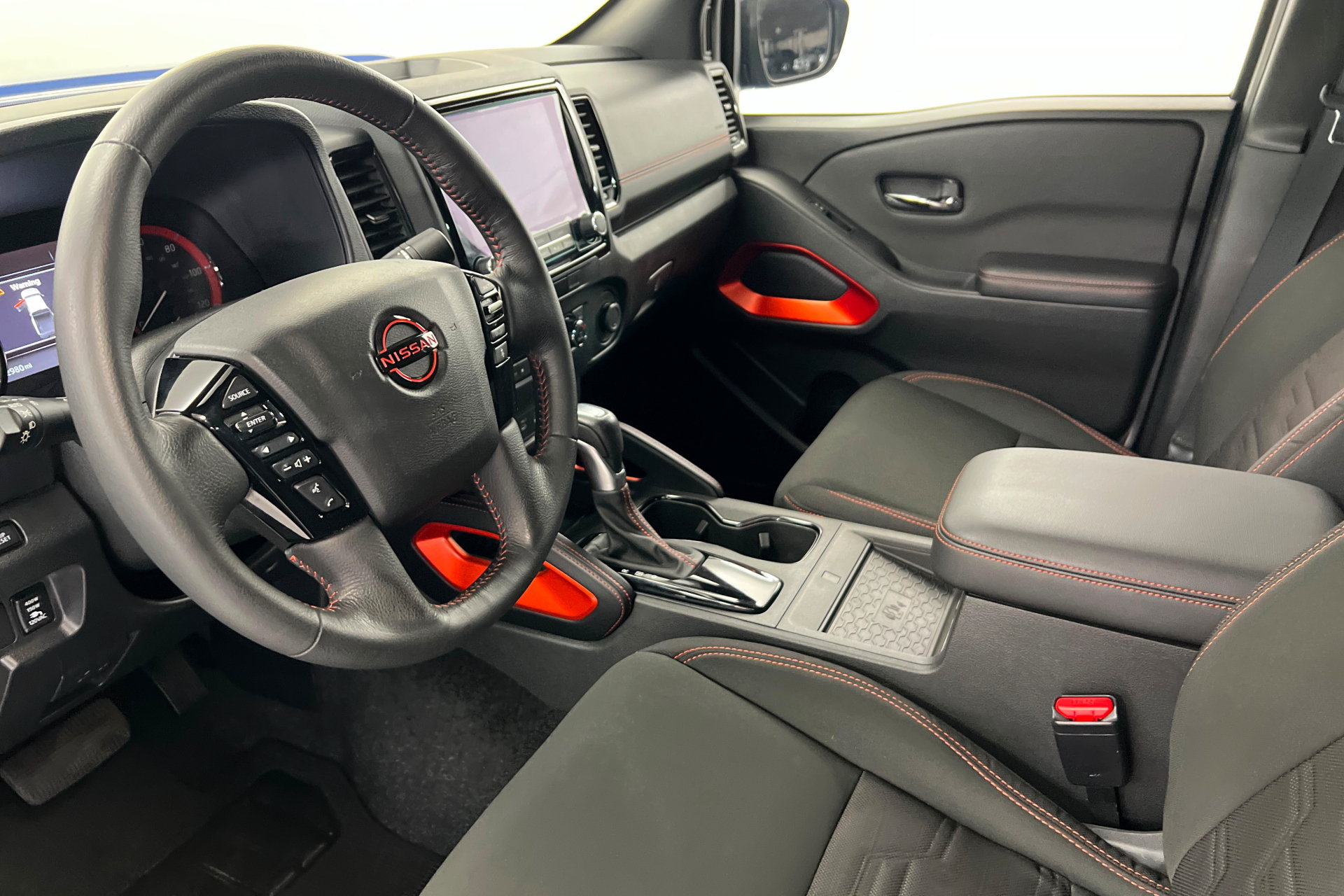 Used 2024 Nissan Frontier Pro-X w/ Pro Convenience Package RWD image 16