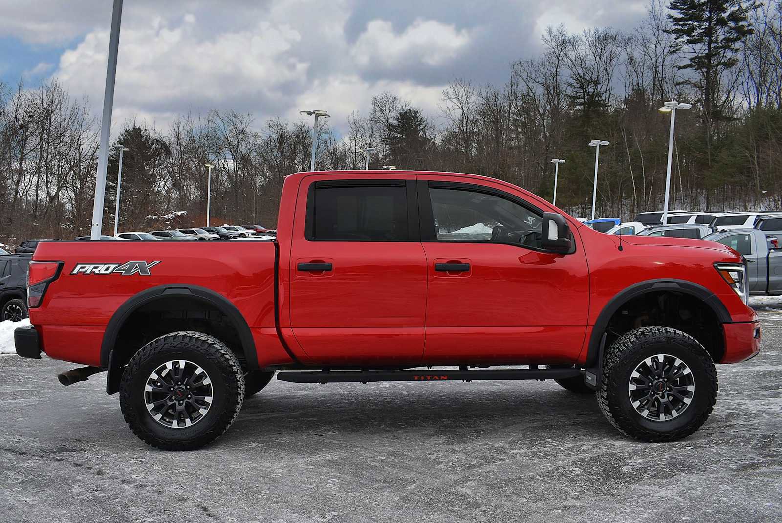 Used 2021 Nissan Titan PRO-4X w/ Pro-4x Convenience Package image 7