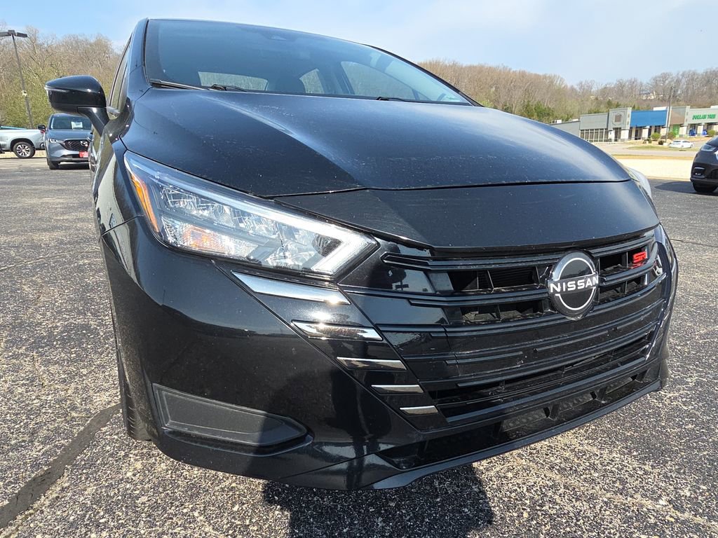 Used 2024 Nissan Versa SR FWD image 11