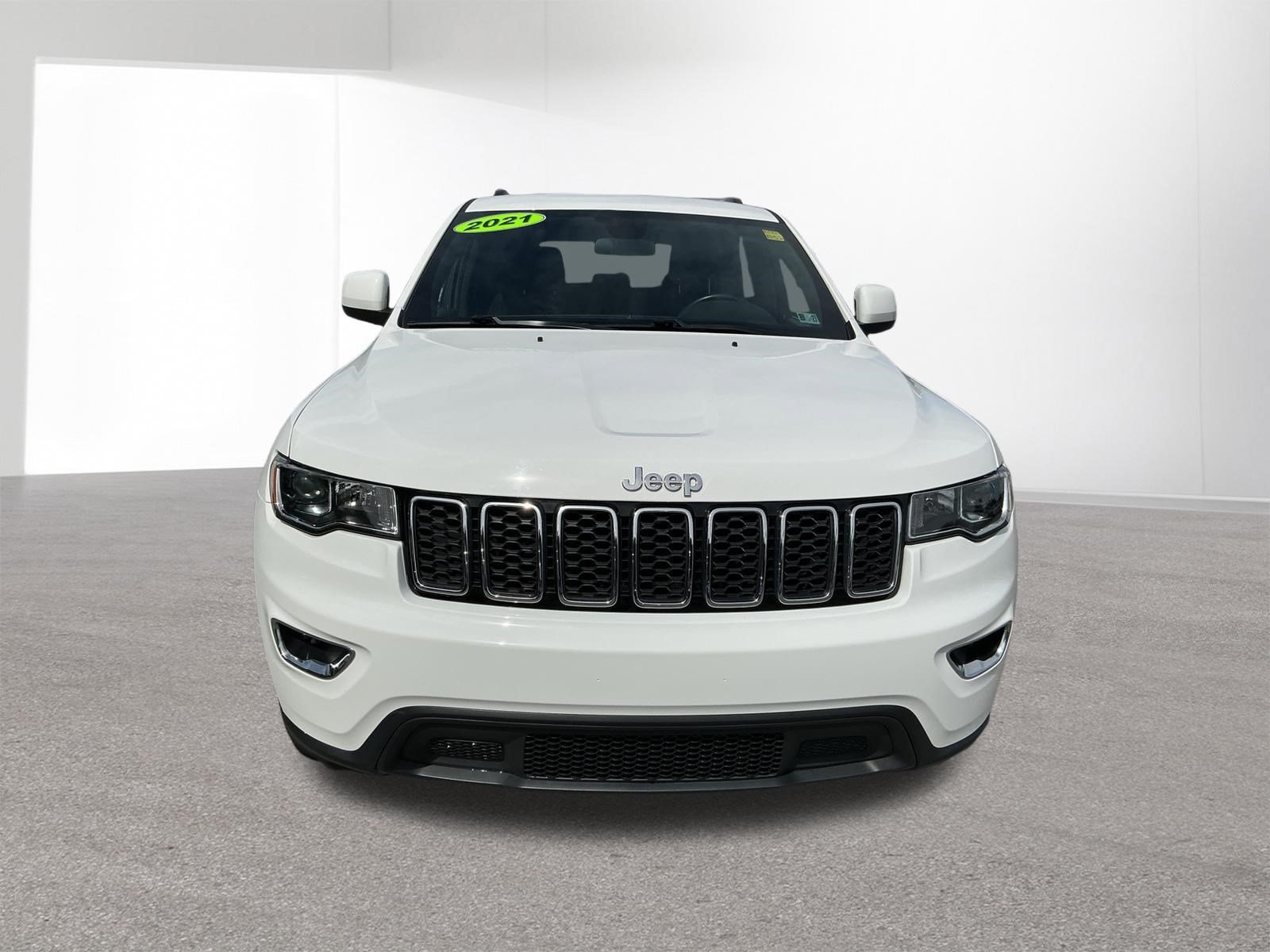 Used 2021 Jeep Grand Cherokee Laredo AWD/4WD image 8