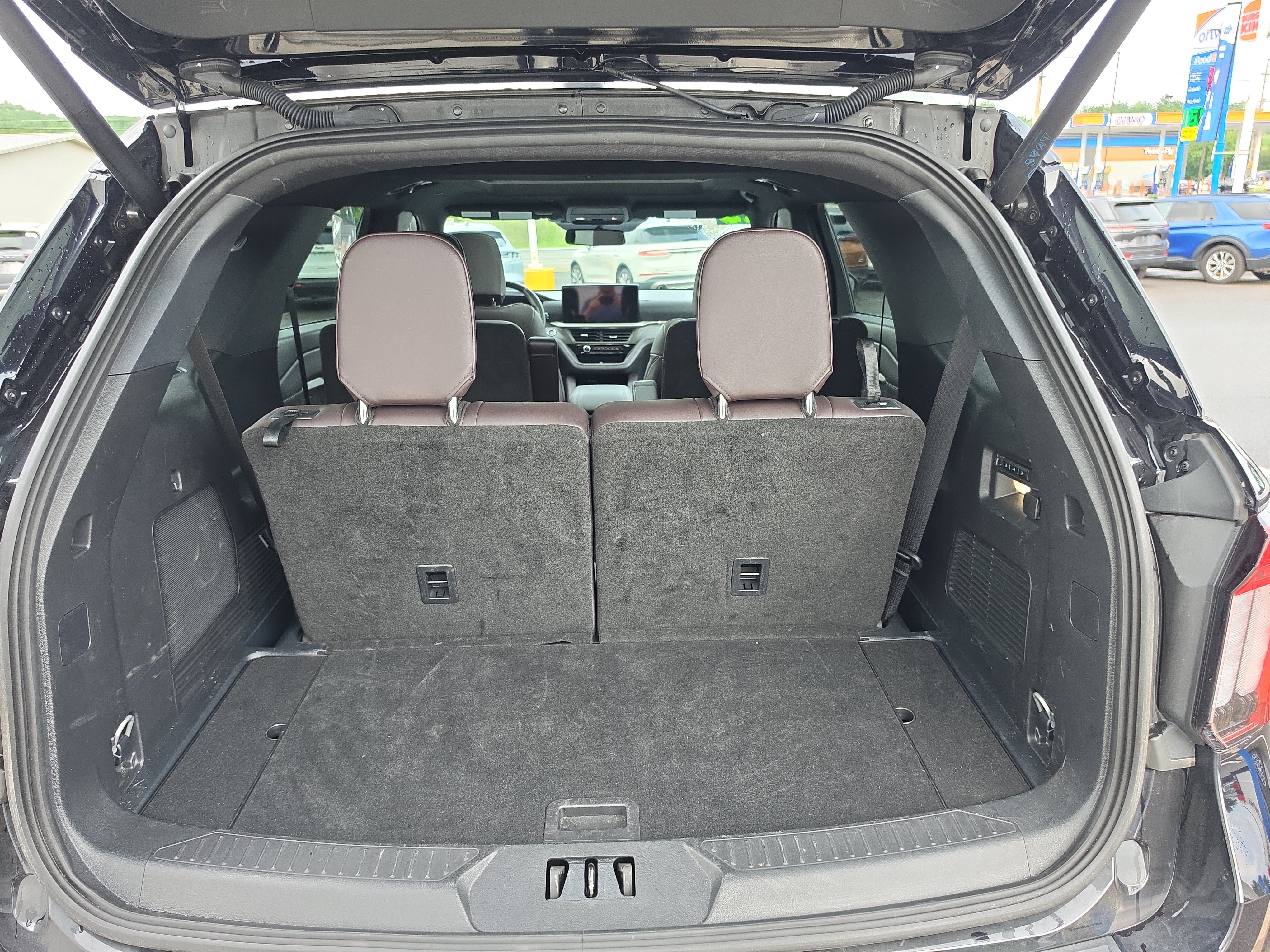 Used 2025 Ford Explorer Platinum w/ LUX Leather Package AWD/4WD image 5